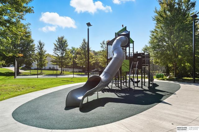 2709 N 159th Street, Omaha, NE 68116