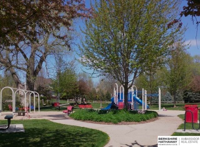 2709 N 159th Street, Omaha, NE 68116