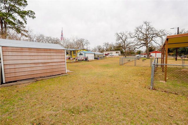 301 Glennwood Circle, Somerville, TX 77879