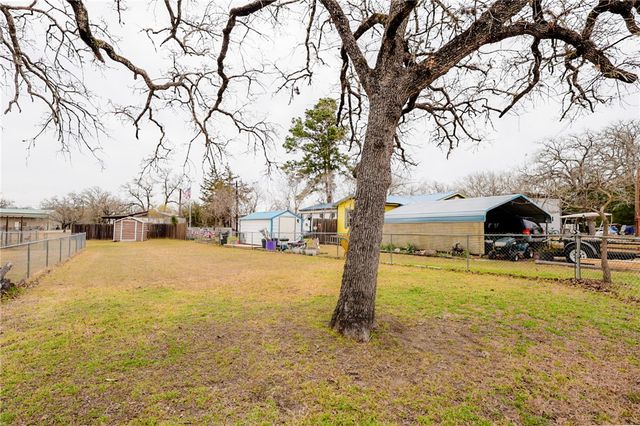 301 Glennwood Circle, Somerville, TX 77879