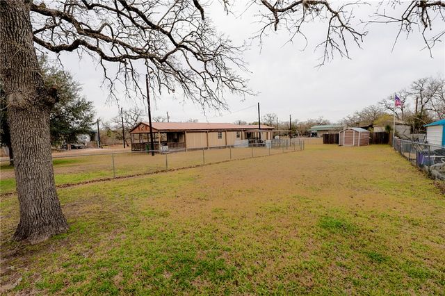 301 Glennwood Circle, Somerville, TX 77879