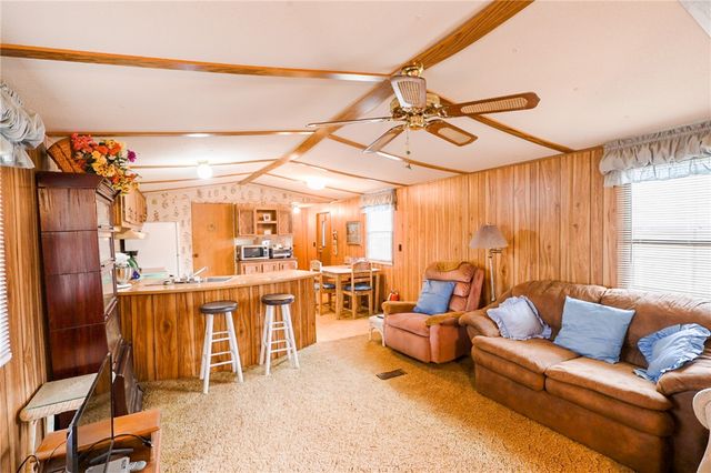 301 Glennwood Circle, Somerville, TX 77879