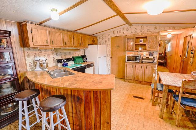 301 Glennwood Circle, Somerville, TX 77879