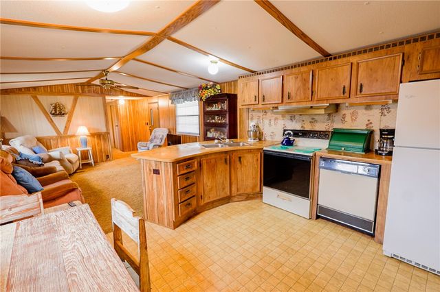 301 Glennwood Circle, Somerville, TX 77879