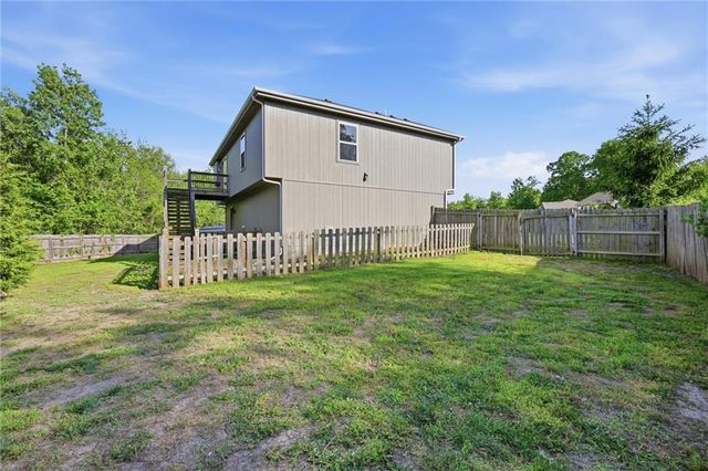 404 Timbercreek Drive, Belton, MO 64083