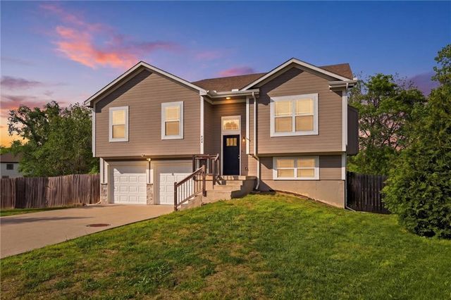 404 Timbercreek Drive, Belton, MO 64083