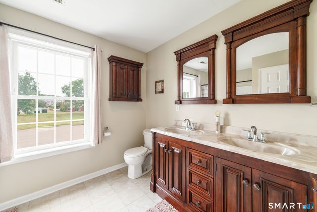 45 Carriage Lane, Milford, CT 06460