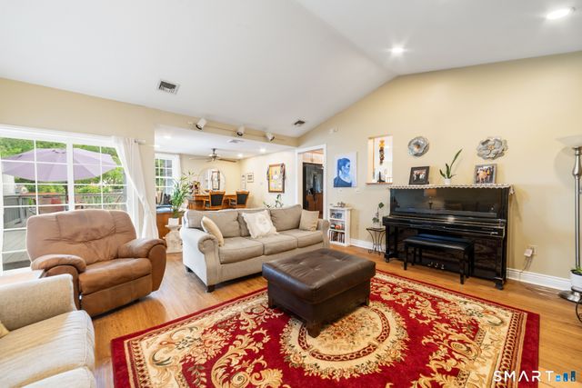 45 Carriage Lane, Milford, CT 06460