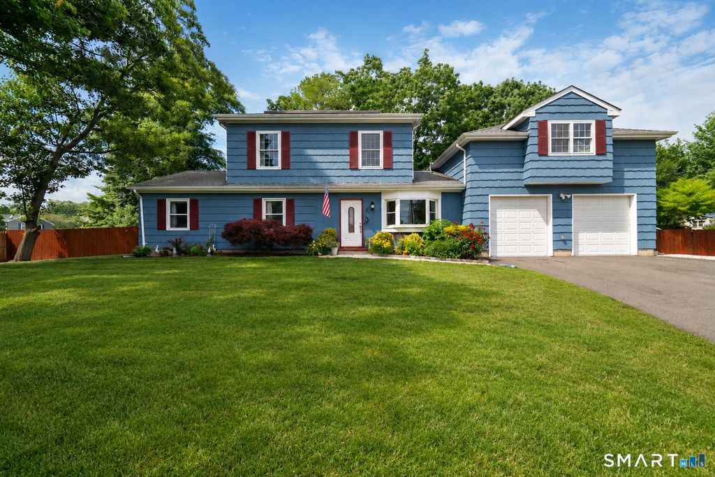 45 Carriage Lane, Milford, CT 06460