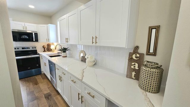 416 Main Page Court, Stoughton, WI 53589