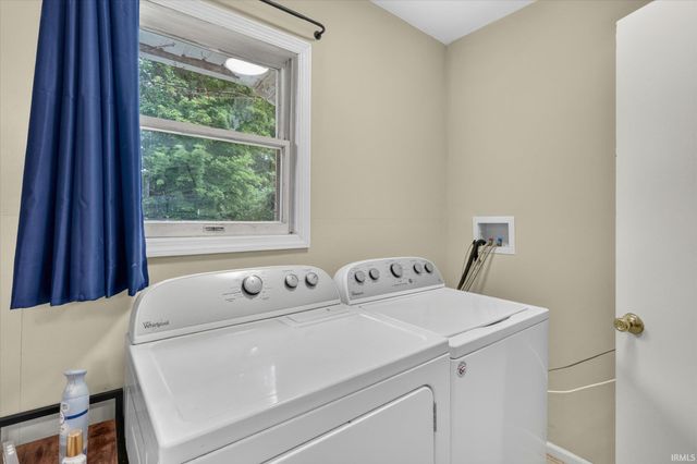 61384 Oak Road, South Bend, IN 46614