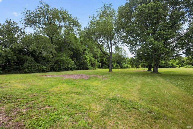 61384 Oak Road, South Bend, IN 46614