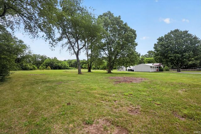 61384 Oak Road, South Bend, IN 46614