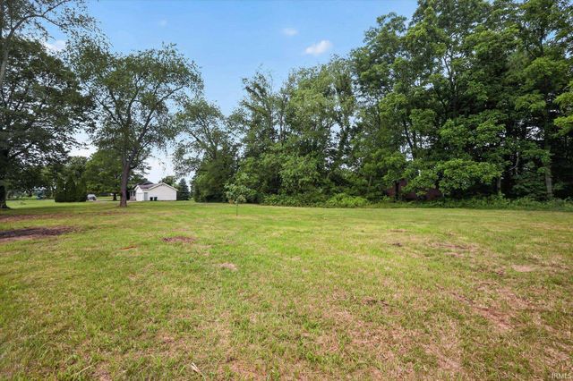 61384 Oak Road, South Bend, IN 46614