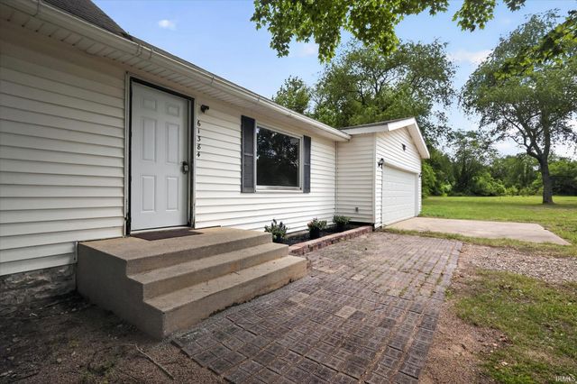 61384 Oak Road, South Bend, IN 46614