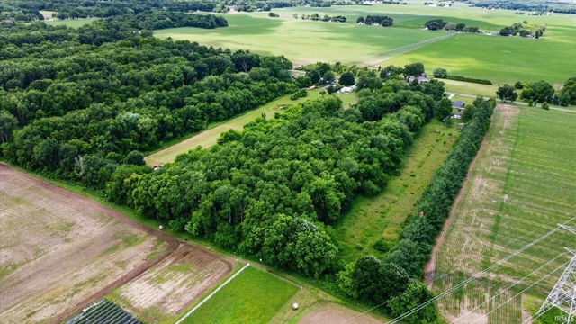 61384 Oak Road, South Bend, IN 46614