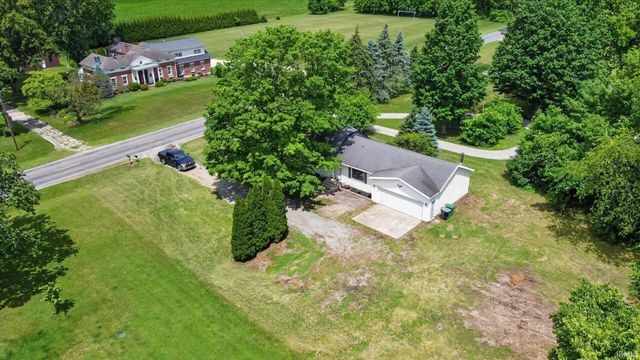 61384 Oak Road, South Bend, IN 46614