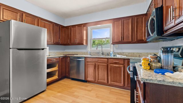 2904 Dale Ann Dr, Louisville, KY 40220