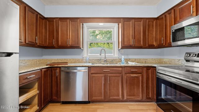 2904 Dale Ann Dr, Louisville, KY 40220