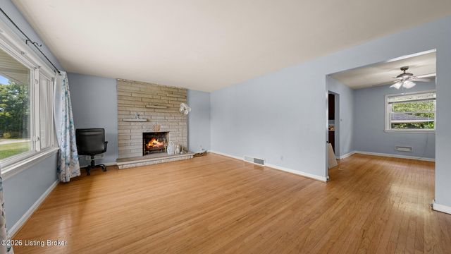 2904 Dale Ann Dr, Louisville, KY 40220