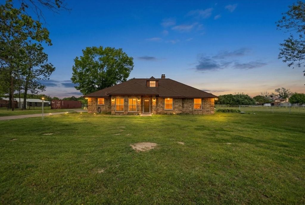 130 Beasley, Combine, TX 75159