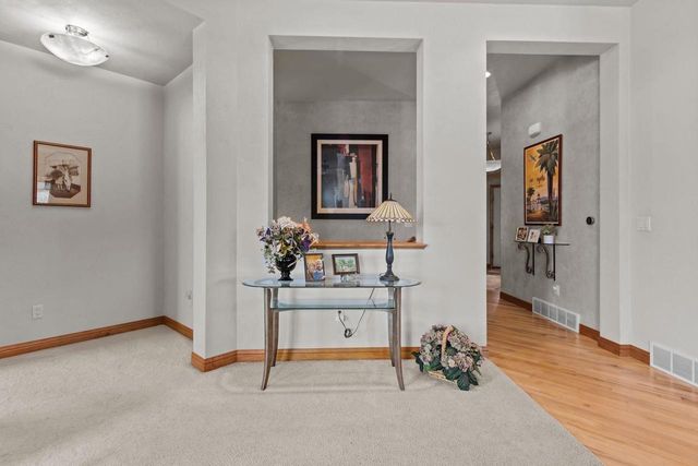 900 CLOVER COURT, Menasha, WI 54952