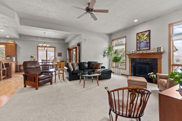 900 CLOVER COURT, Menasha, WI 54952