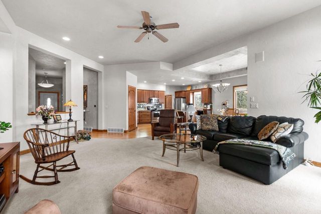 900 CLOVER COURT, Menasha, WI 54952