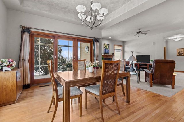 900 CLOVER COURT, Menasha, WI 54952