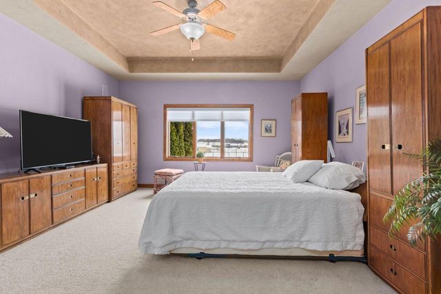 900 CLOVER COURT, Menasha, WI 54952