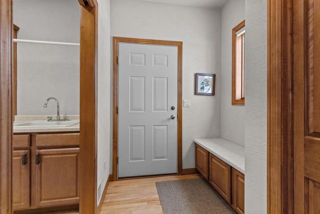 900 CLOVER COURT, Menasha, WI 54952