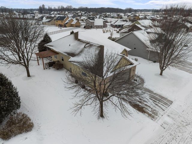 900 CLOVER COURT, Menasha, WI 54952