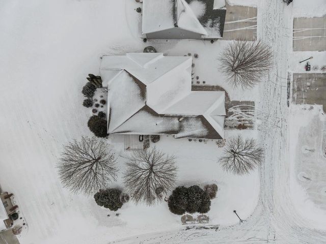 900 CLOVER COURT, Menasha, WI 54952