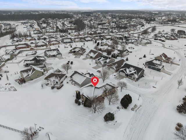 900 CLOVER COURT, Menasha, WI 54952