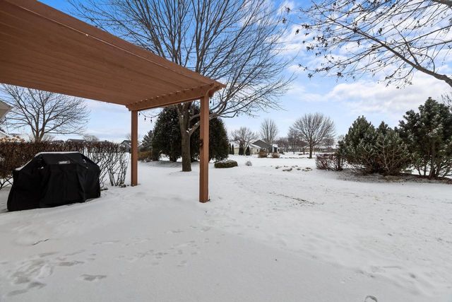 900 CLOVER COURT, Menasha, WI 54952