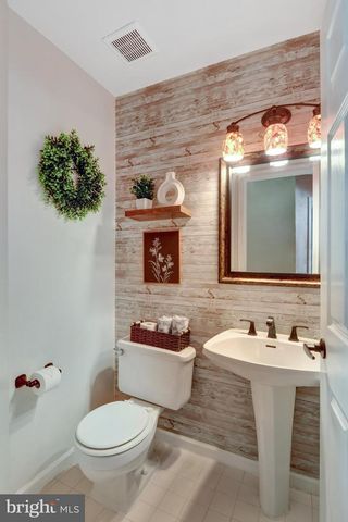 14135 BETSY ROSS LN, Centreville, VA 20121