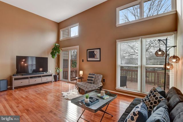 14135 BETSY ROSS LN, Centreville, VA 20121