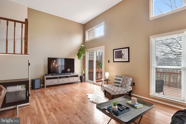 14135 BETSY ROSS LN, Centreville, VA 20121