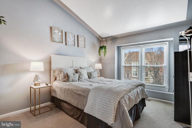 14135 BETSY ROSS LN, Centreville, VA 20121