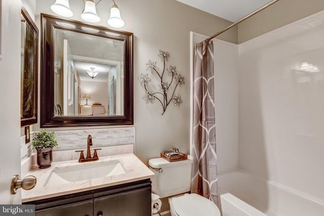 14135 BETSY ROSS LN, Centreville, VA 20121