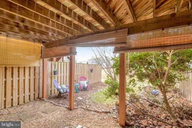 14135 BETSY ROSS LN, Centreville, VA 20121