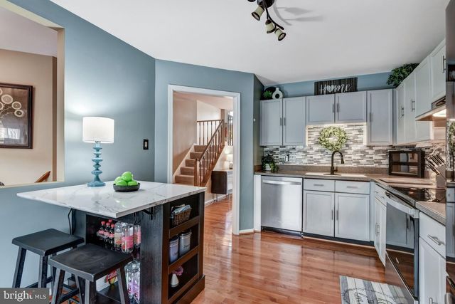 14135 BETSY ROSS LN, Centreville, VA 20121