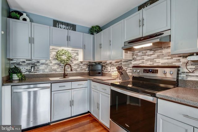 14135 BETSY ROSS LN, Centreville, VA 20121