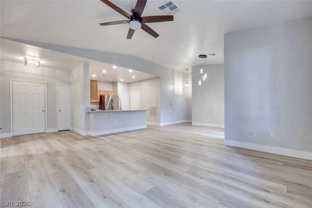 1008 Domnus ln Lane 201, Las Vegas, NV 89144