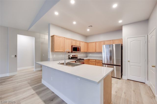 1008 Domnus ln Lane 201, Las Vegas, NV 89144