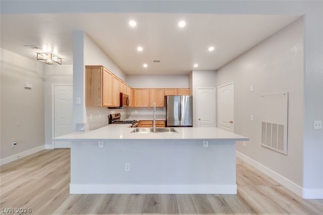 1008 Domnus ln Lane 201, Las Vegas, NV 89144