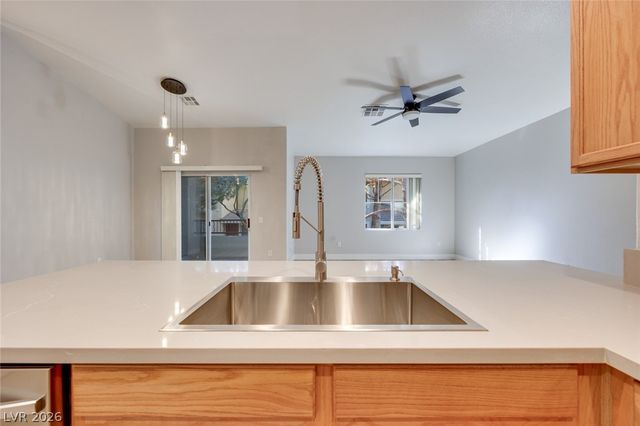 1008 Domnus ln Lane 201, Las Vegas, NV 89144