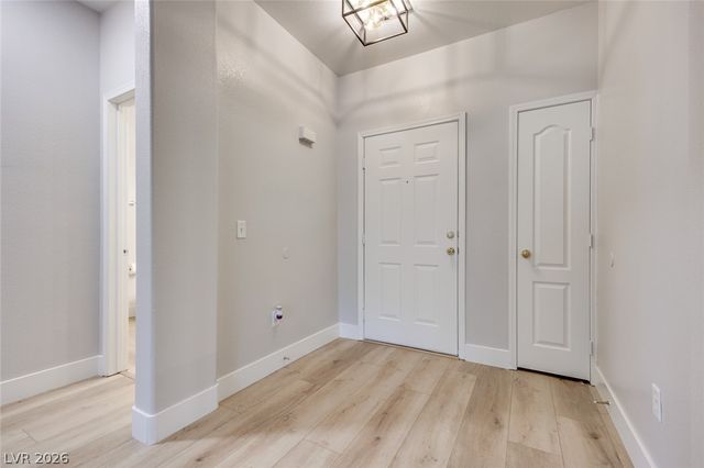 1008 Domnus ln Lane 201, Las Vegas, NV 89144