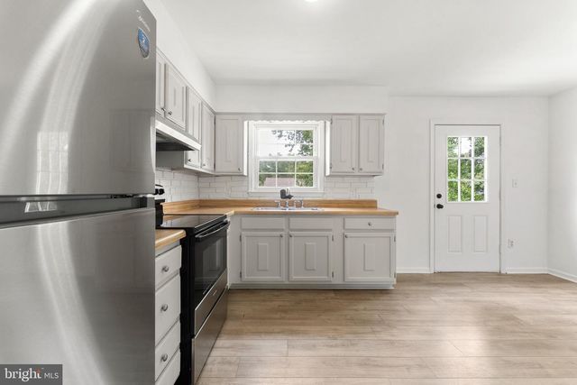 2125 MINNEAR ST, Fredericksburg, VA 22407