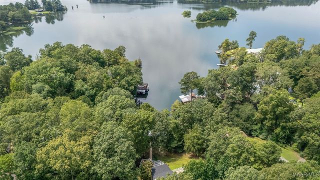 555 Shady Acres Drive, Titus, AL 36080